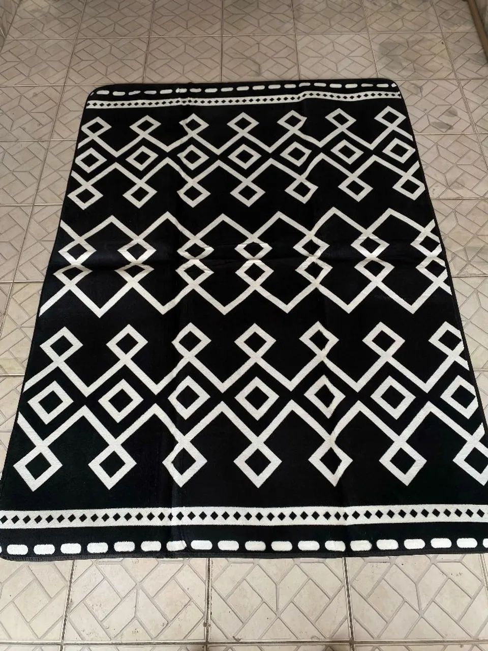 Tapete Preto e Branco - Estilo Moderno