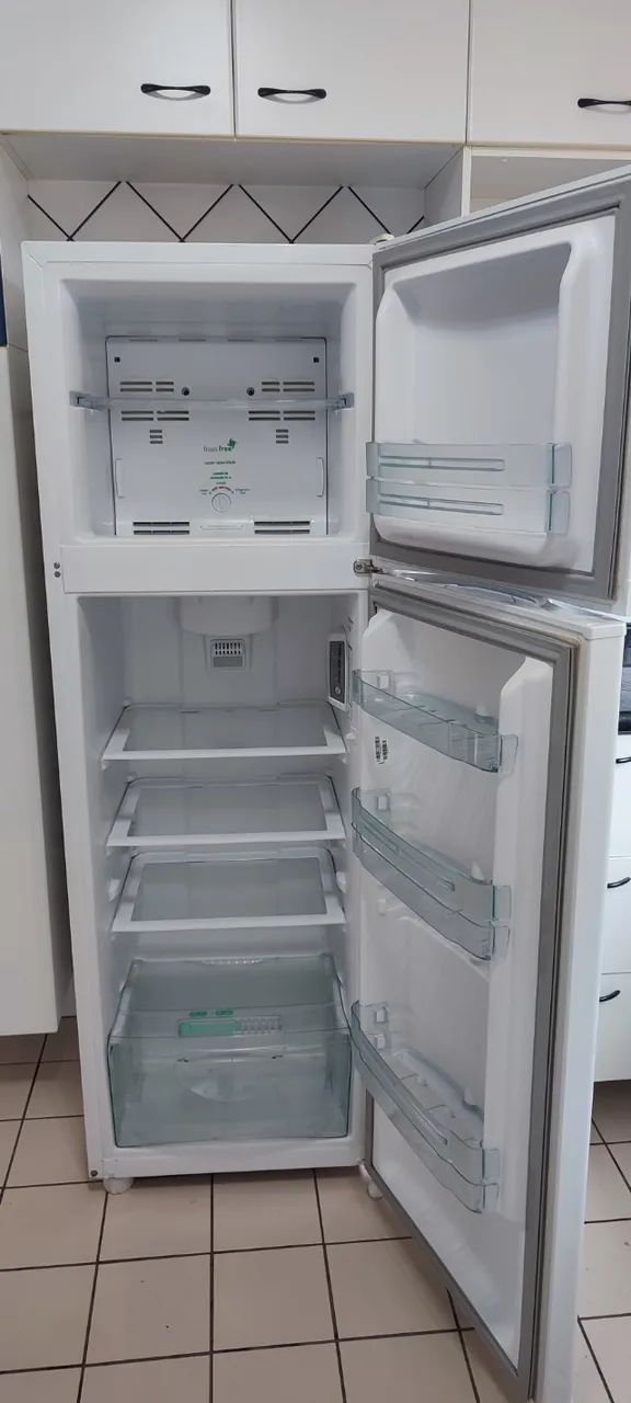 Geladeira Frostfree Consul 220V Branca Funcionando Perfeita - Foto 3