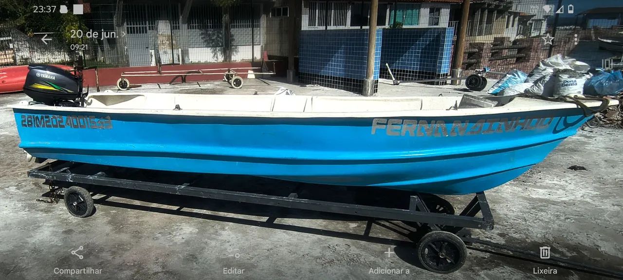 Carretinha de encalhe para casco panga ou Mistral 