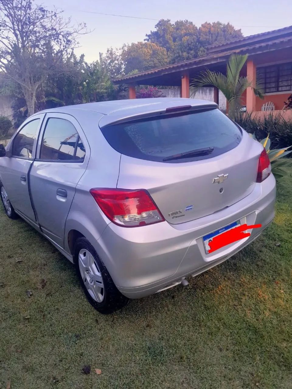 Chevrolet Onix ONIX HATCH Joy 1.0 8V Flex 5p Mec. 2018
