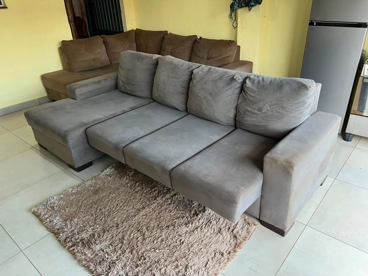 Sofá Chaise mais 3 lugares retrátil bem conservado ((ENTREGO GRATIS)) - Foto 3