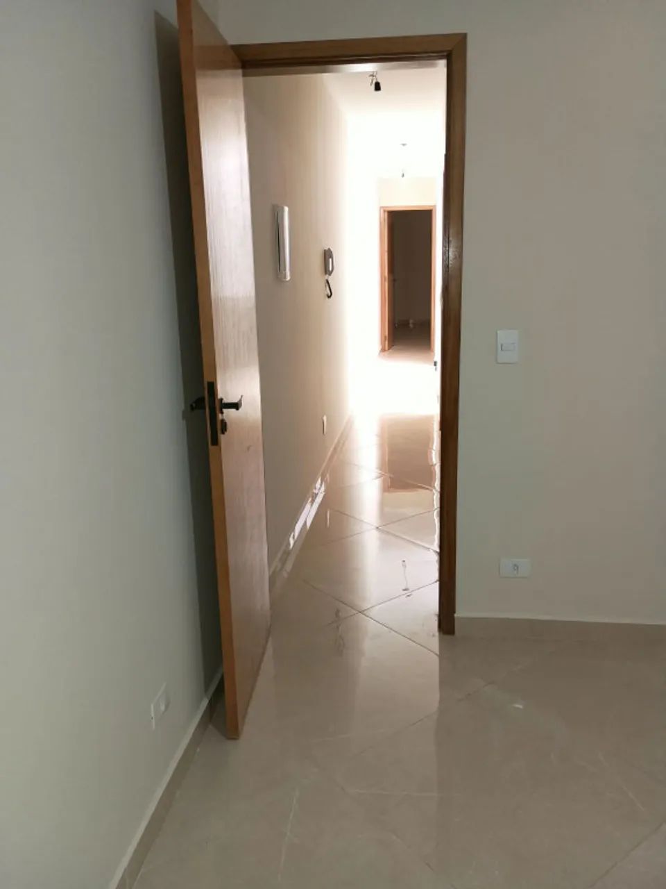 SOBRADO COM 3 DORMITÓRIOS 1 SUÍTE, COM CHURRAEQUEIRA, 2 VAGAS. - Foto 4