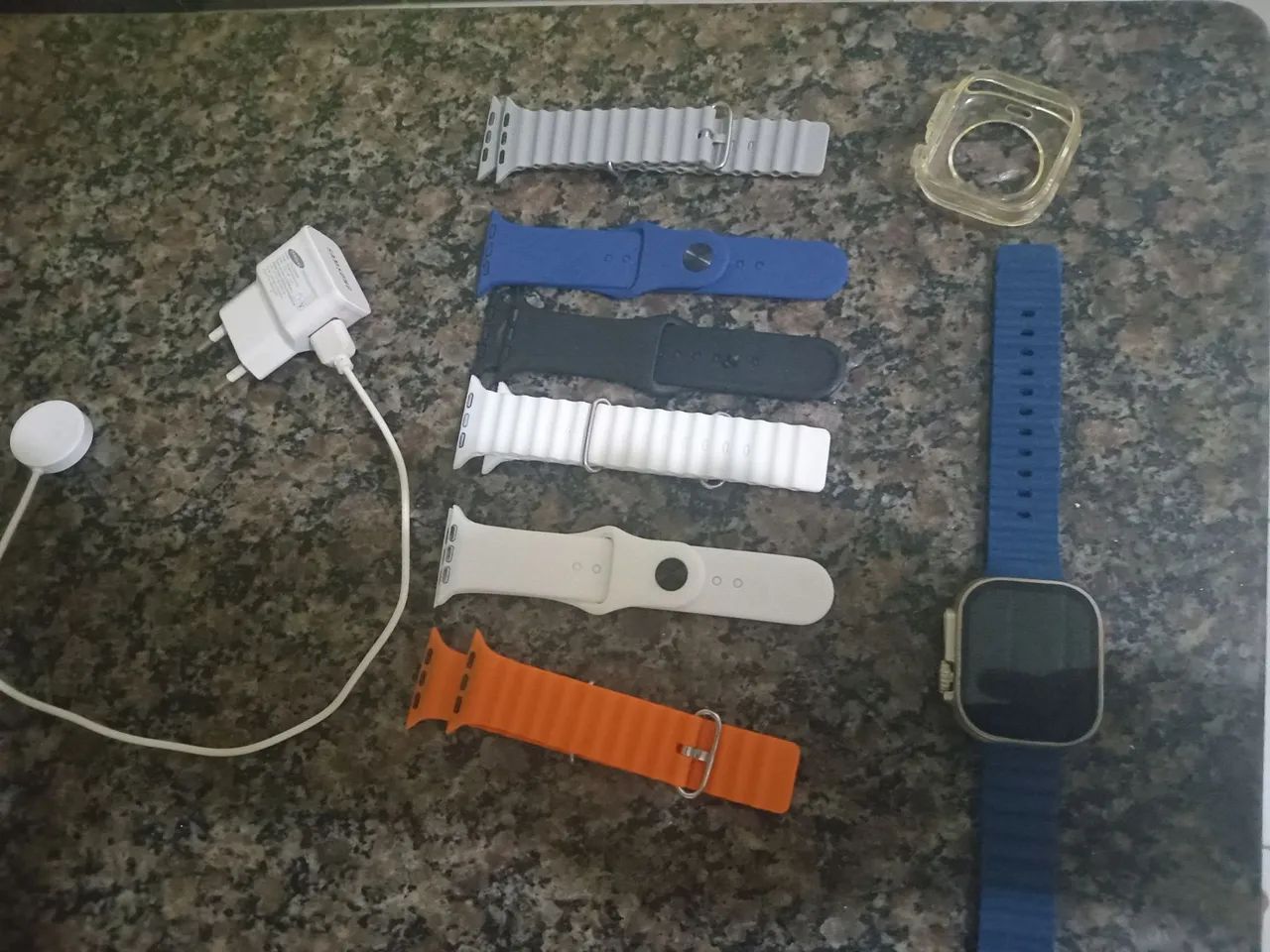 Relogio digital com pulseiras capa de silicone e carregador sem marcas de uso  - Foto 6