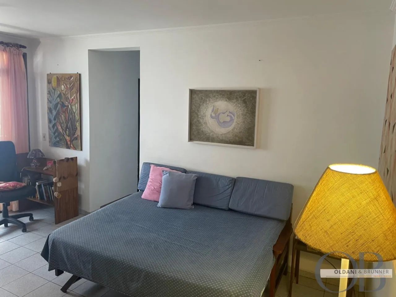 APARTAMENTO MOBILIADO COM 2 DORMITÓRIOS NO CENTRO - Foto 3