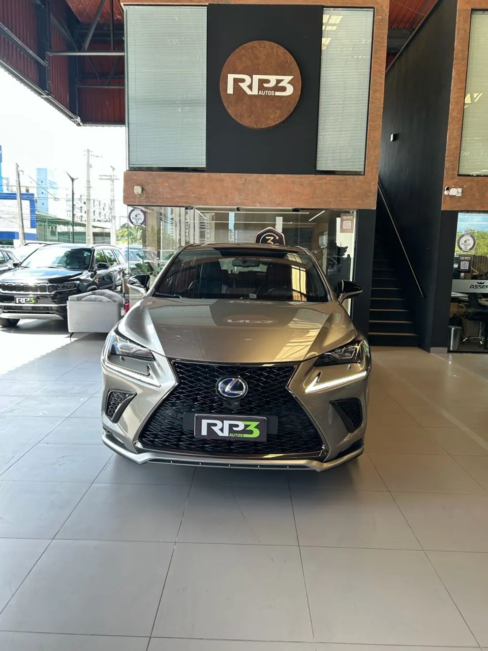 Lexus NX-300 H F-sport 2.5 16V Aut., foto 2 de 9