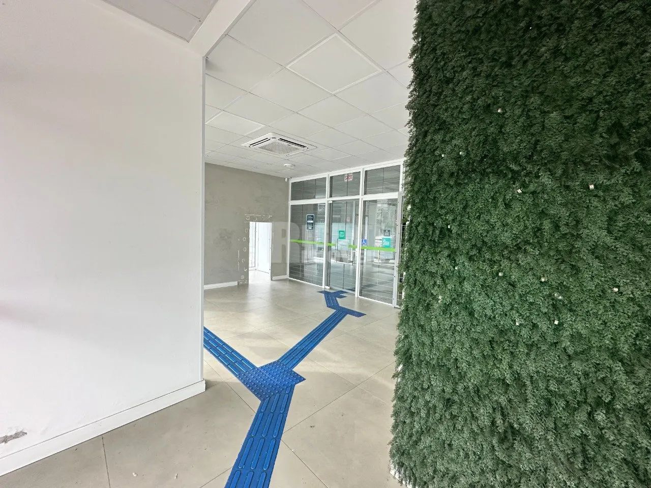 Excelente loja comercial para locação no bairro Trindade! - Foto 2