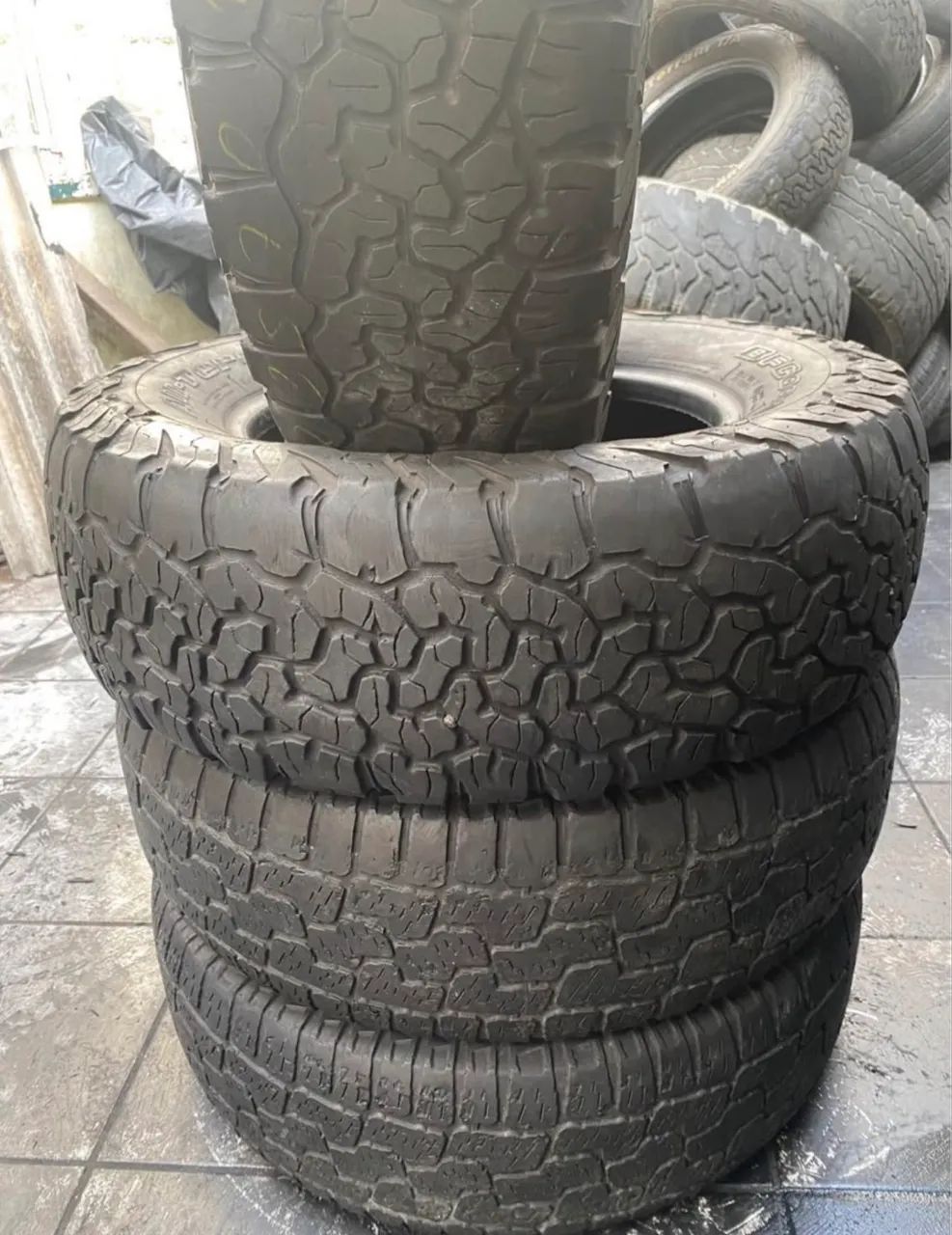 235/70/16 PIRELLI E BF - Foto 2