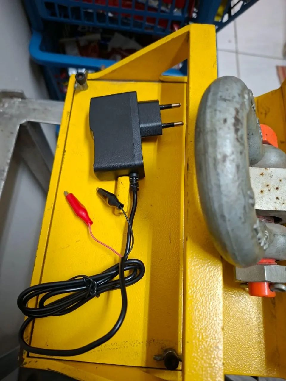 Balança Suspensa Digitron Usada Gancho 1000kg Bateria - Foto 4