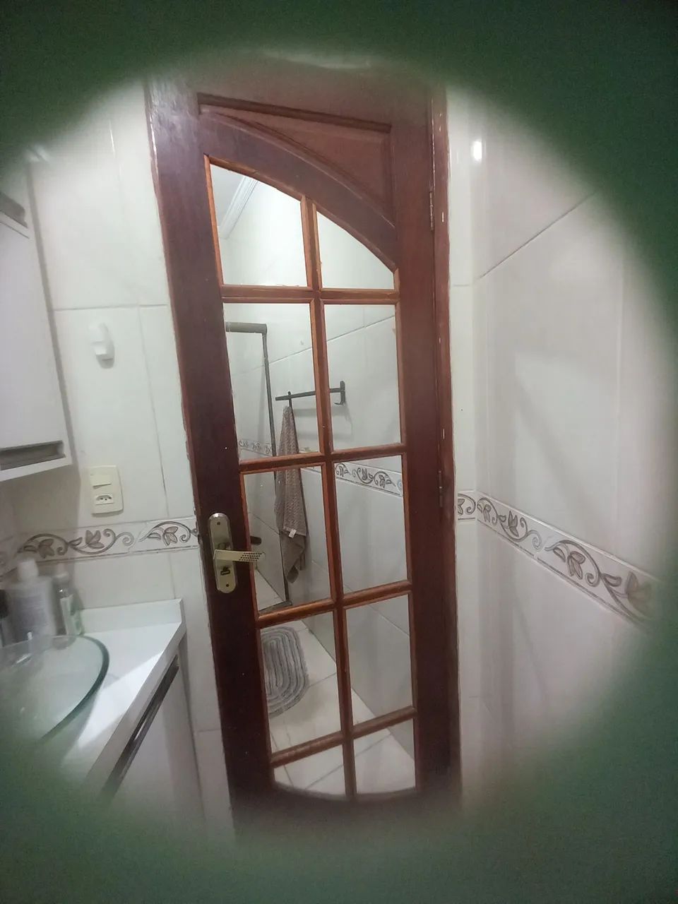 Selling 2 solid wood doors, already with glass on both the interior and exterior sides.