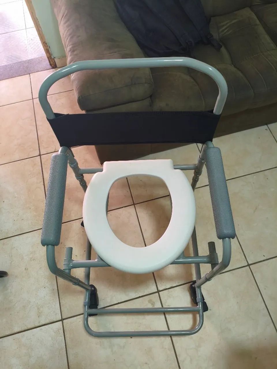 CADEIRA DE BANHO DELLAMED - NUNCA FOI USADA - Foto 2