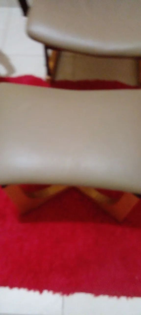 Lindas poltronas 3 peças madeira maciça e corino - Foto 3