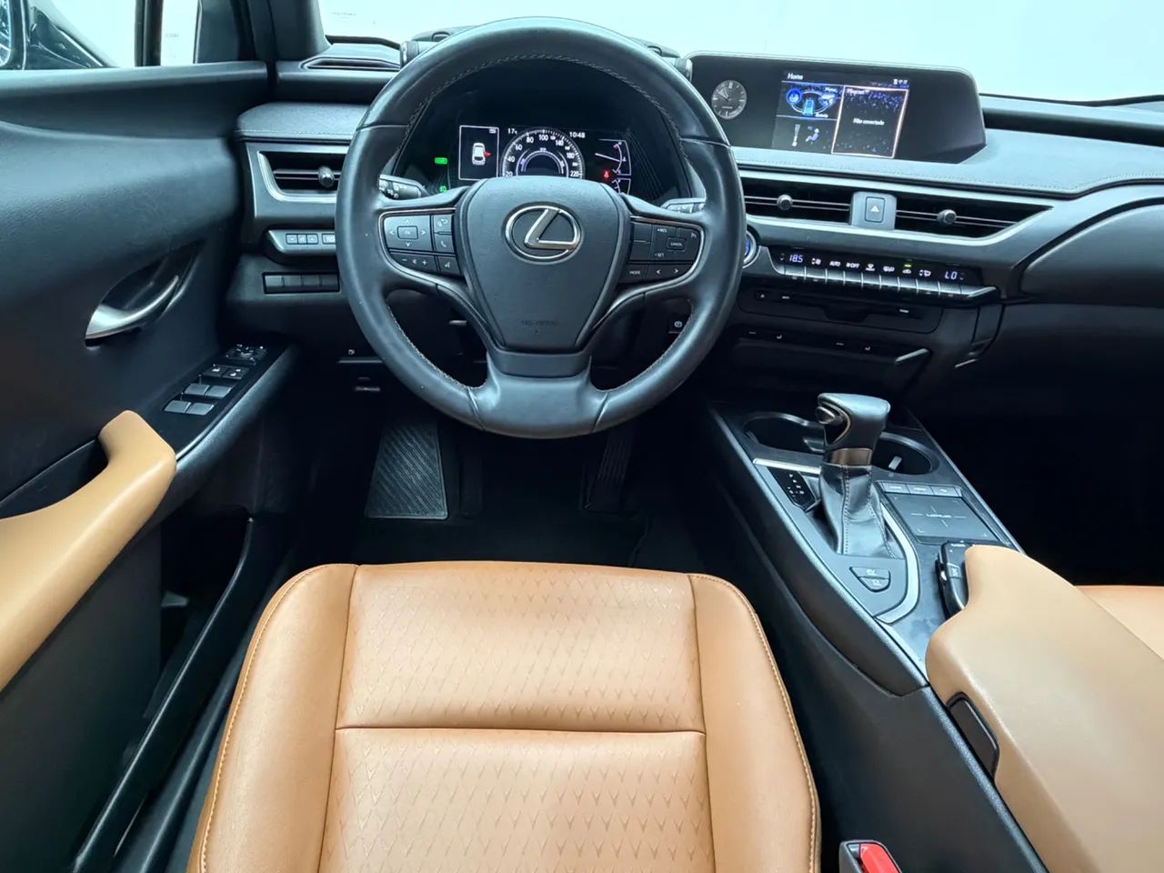 Lexus UX-250h Dynamic 2.0 16V Aut.(hybrid), foto 9 de 20