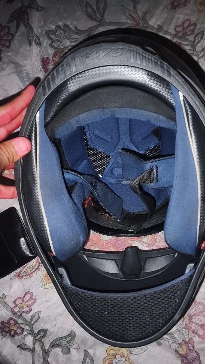 Fw3 com  óculos interno $300 - Foto 2