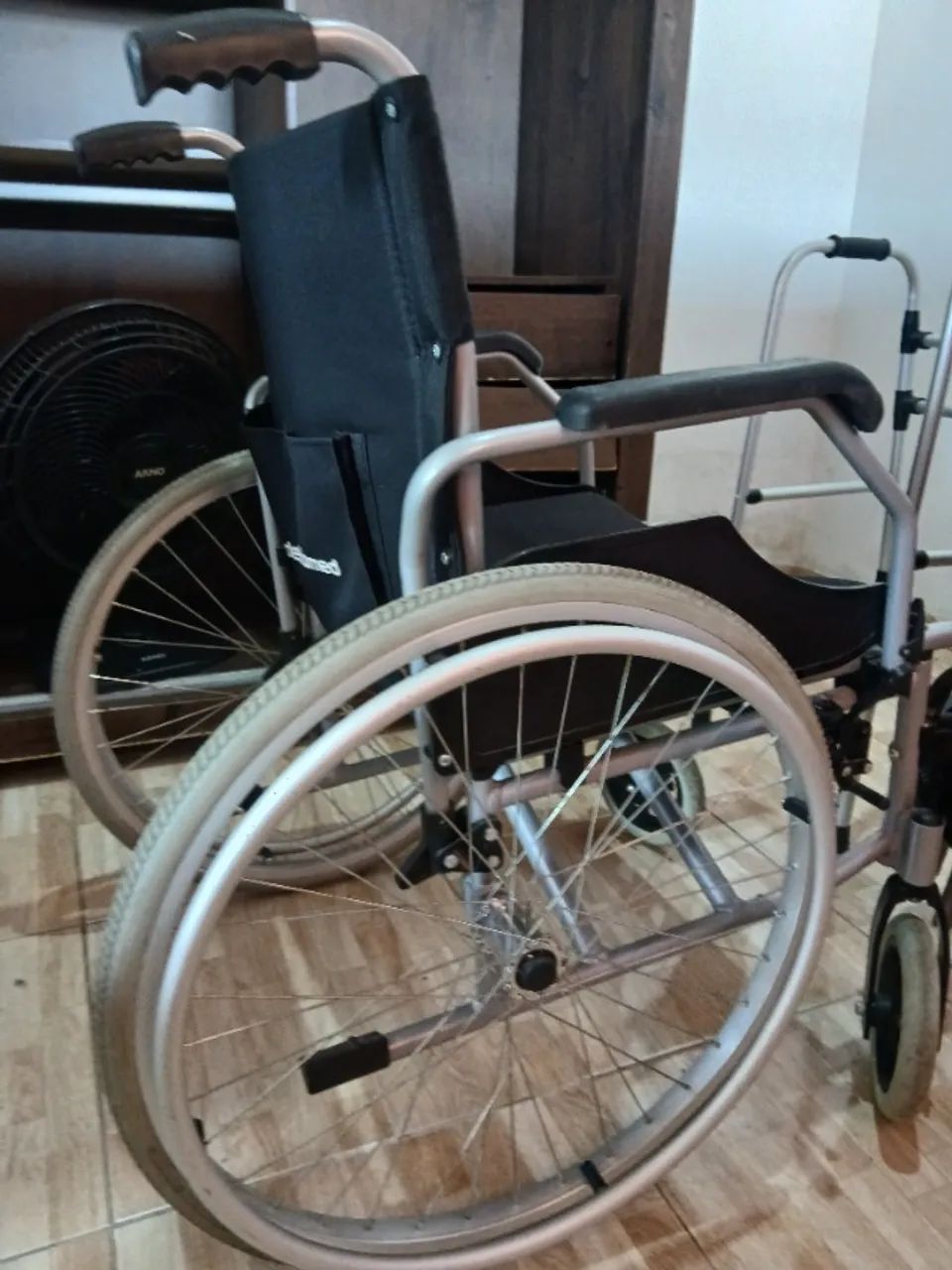 Cadeira de rodas  - Foto 2