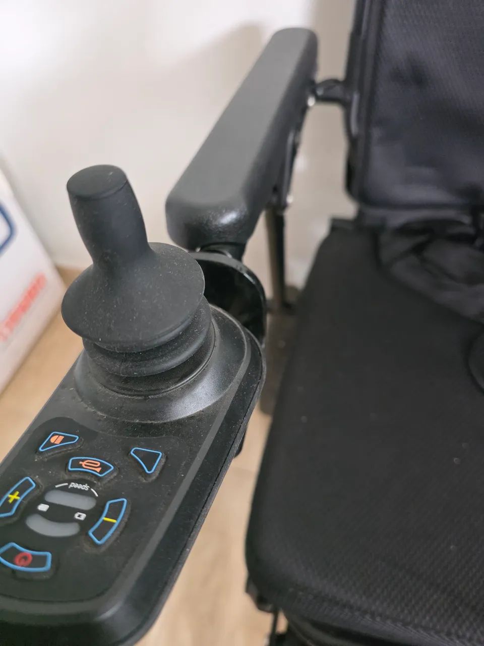 Cadeira de rodas power lite  - Foto 2
