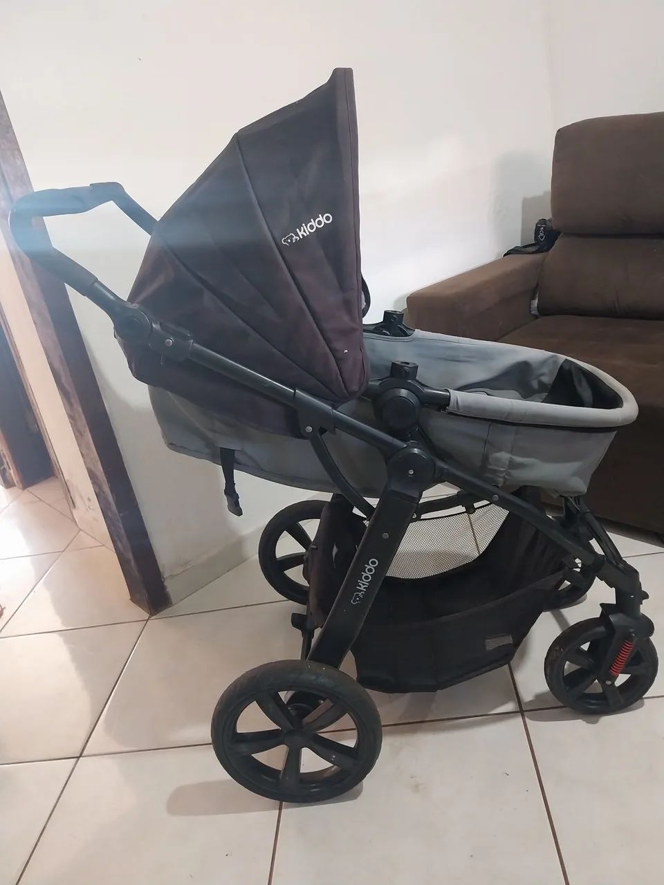 Carrinho de bebê marca kiddo 