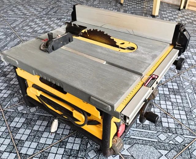 Serra de Mesa Dewalt DW745-B2 - Ótimo Estado  - Foto 4