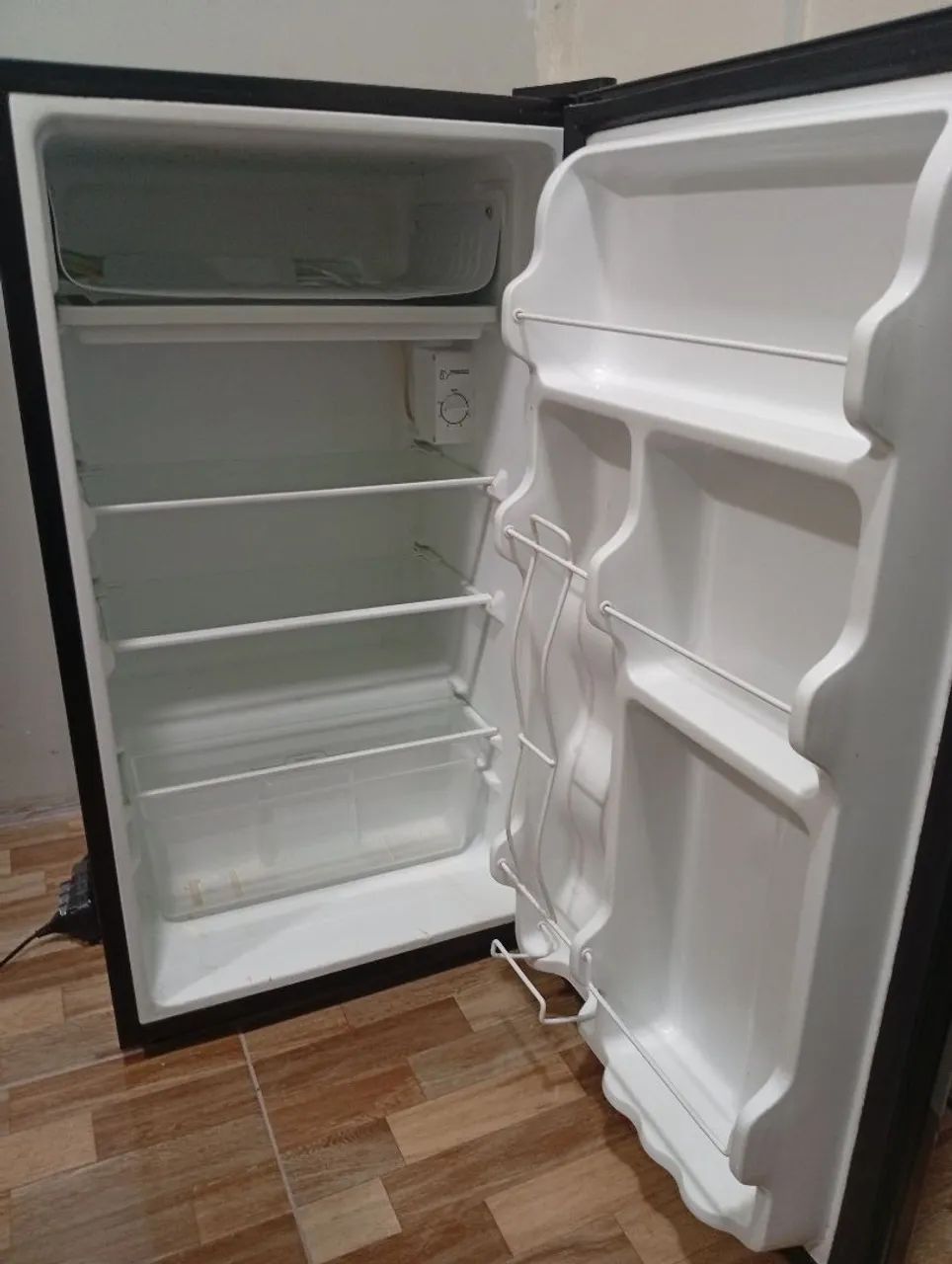 Frigobar Midea 93L - Foto 2