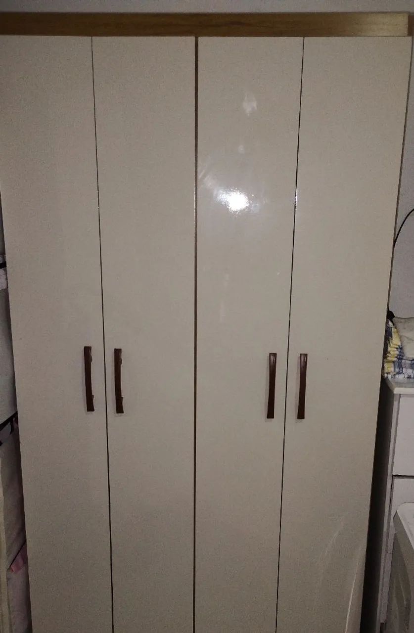 Guarda roupa de solteiro 