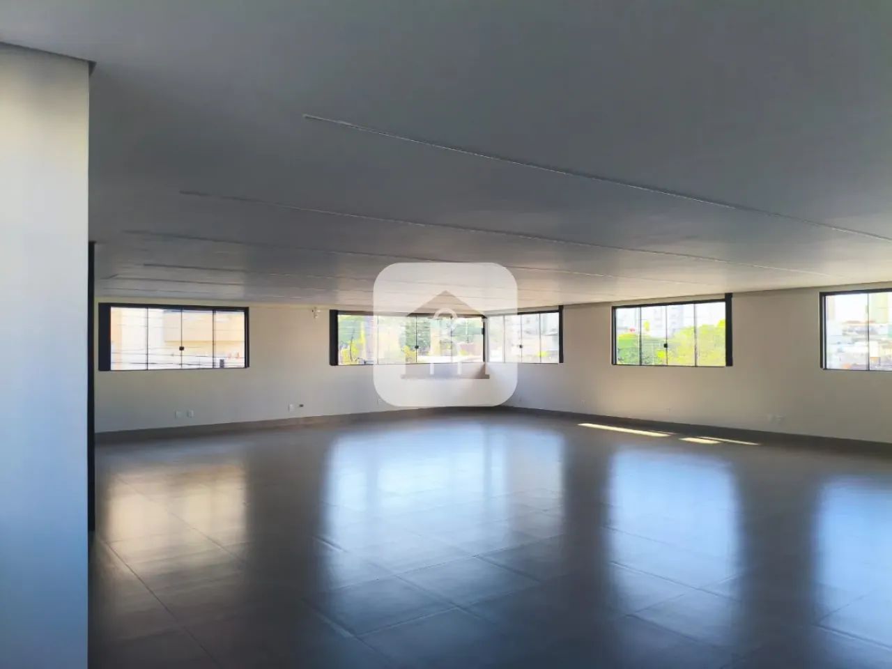 Prédio comercial para locação no bairro Martins - Foto 8