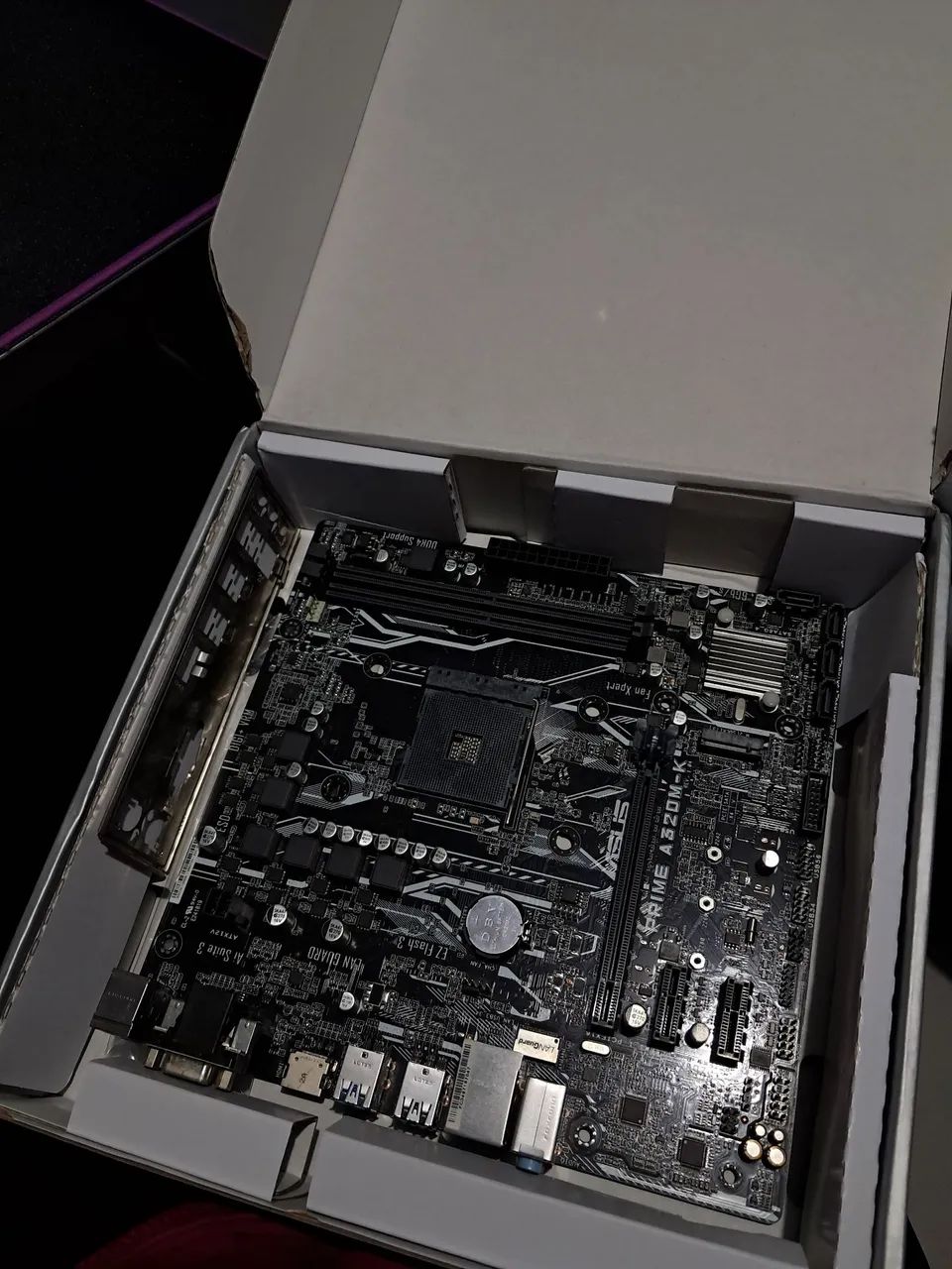 Placa-mãe ASUS Prime A320M-K AM4 - Completa com Espelho e Suportes - Foto 5