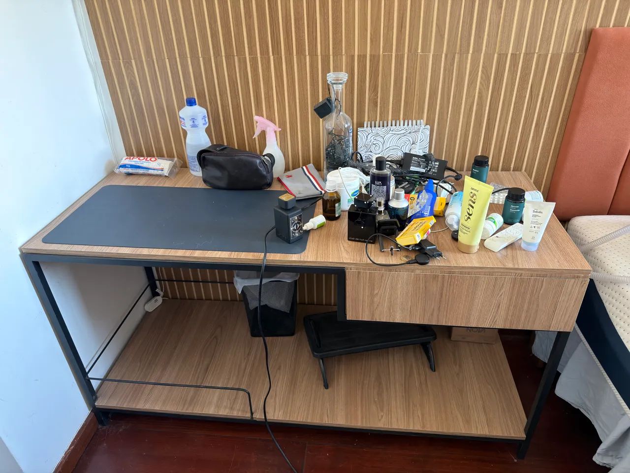 Aparador / mesa de escritório 140cm