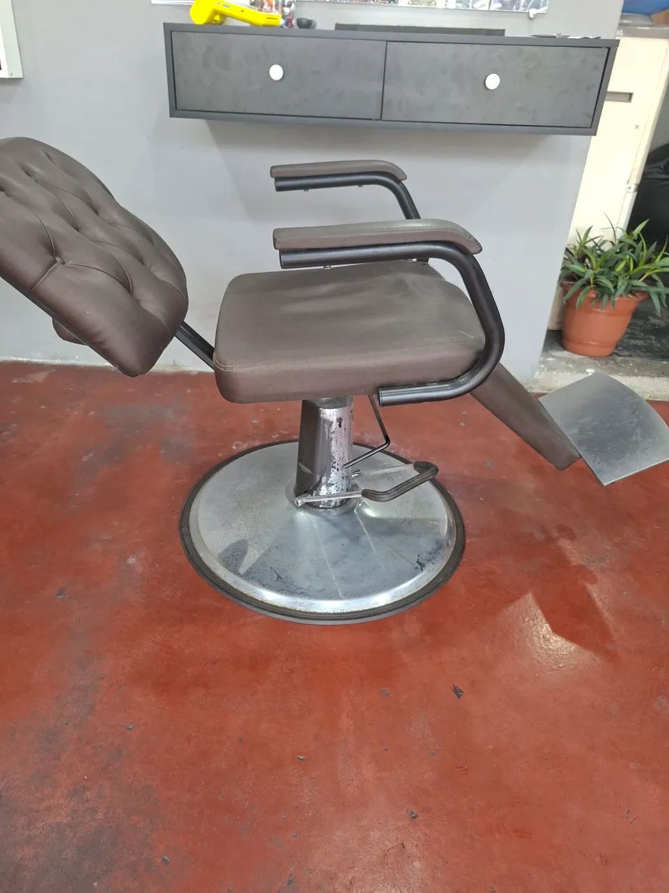 Cadeira de barbeiro - Foto 2