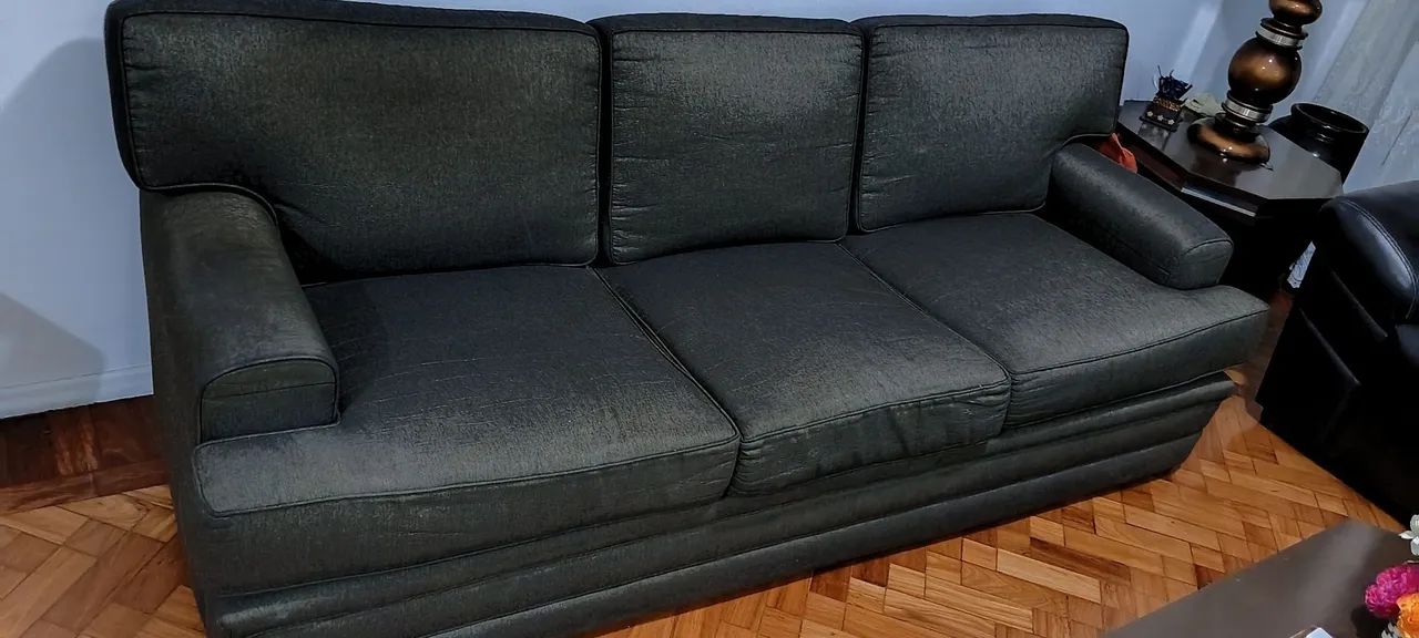 Sofá em tecido 03 lugares muito novo - Foto 2
