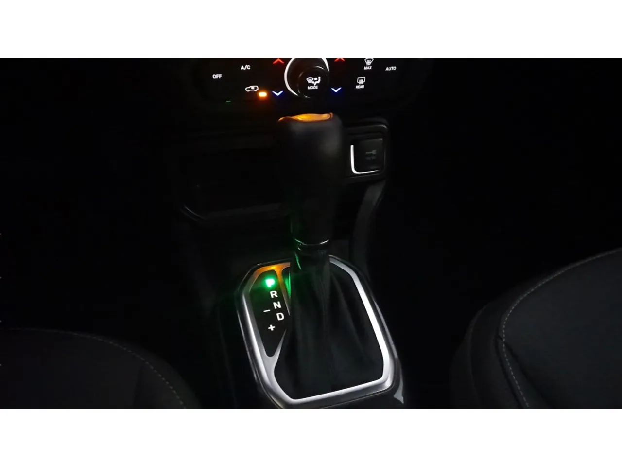 Jeep Renegade Long. T270 1.3 TB 4x2 Flex Aut., foto 9 de 13