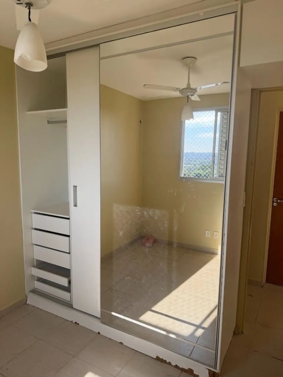 Guarda roupa planejado de solteiro