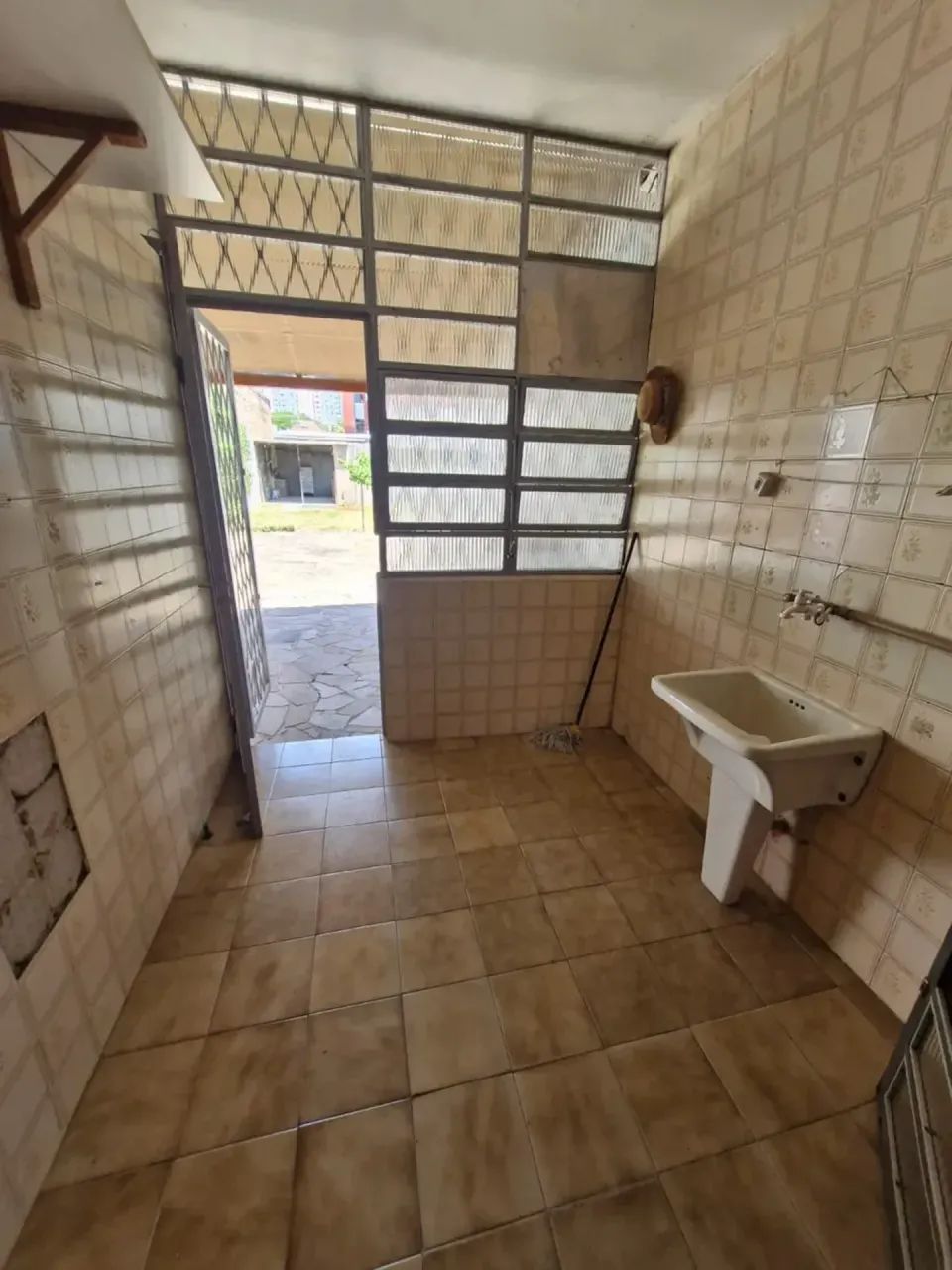 André Belo Imóveis vende ou Aluga casa Comercial/Residencial com pátio e loja no Bairro Sa - Foto 5