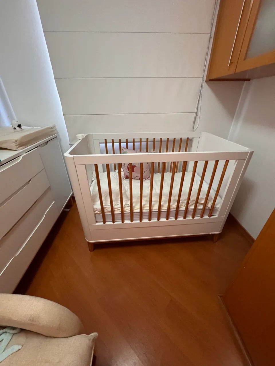 Berço de bebê em MDF COM SUPORTE DE CÂMERA ADAPTADO 