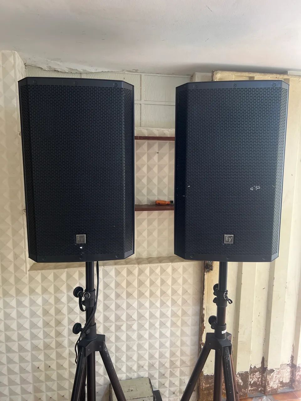 ＥＬＰCDボックスセット Par Caixas Electro-Voice ZLX-15P + Bags + Pedestais - Aparelhos de