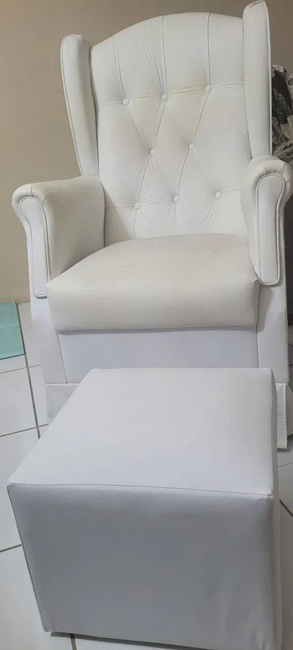 Poltrona de amamentação com balanço e puff - Foto 2