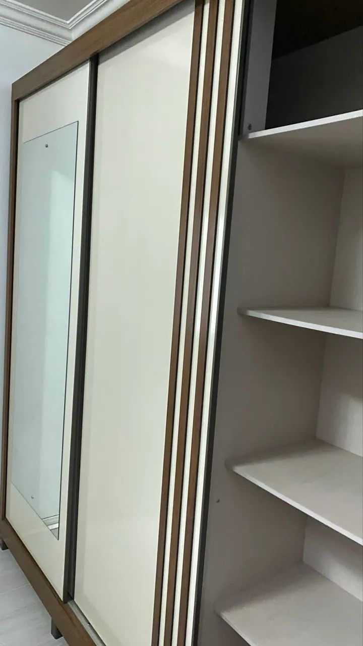 Guarda-roupa/Armário 