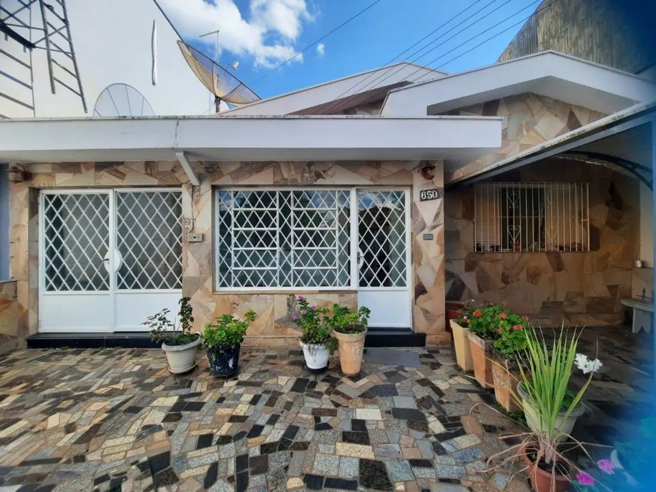 Casa à venda no Centro em Cosmópolis