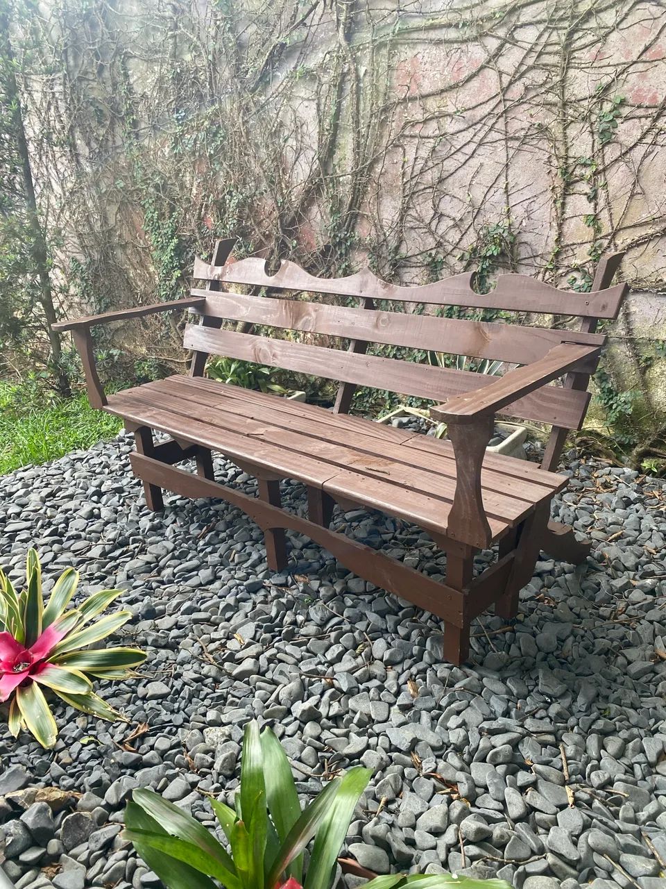 Bancos de madeira - Foto 2