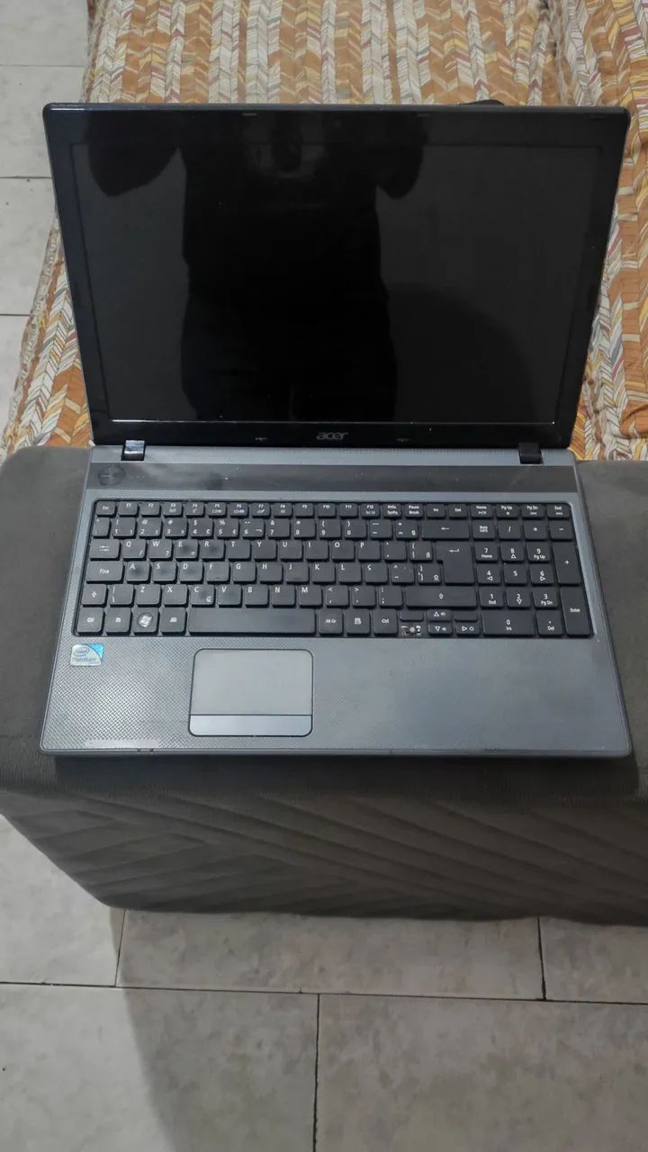 Notebook Acer com tela estragada