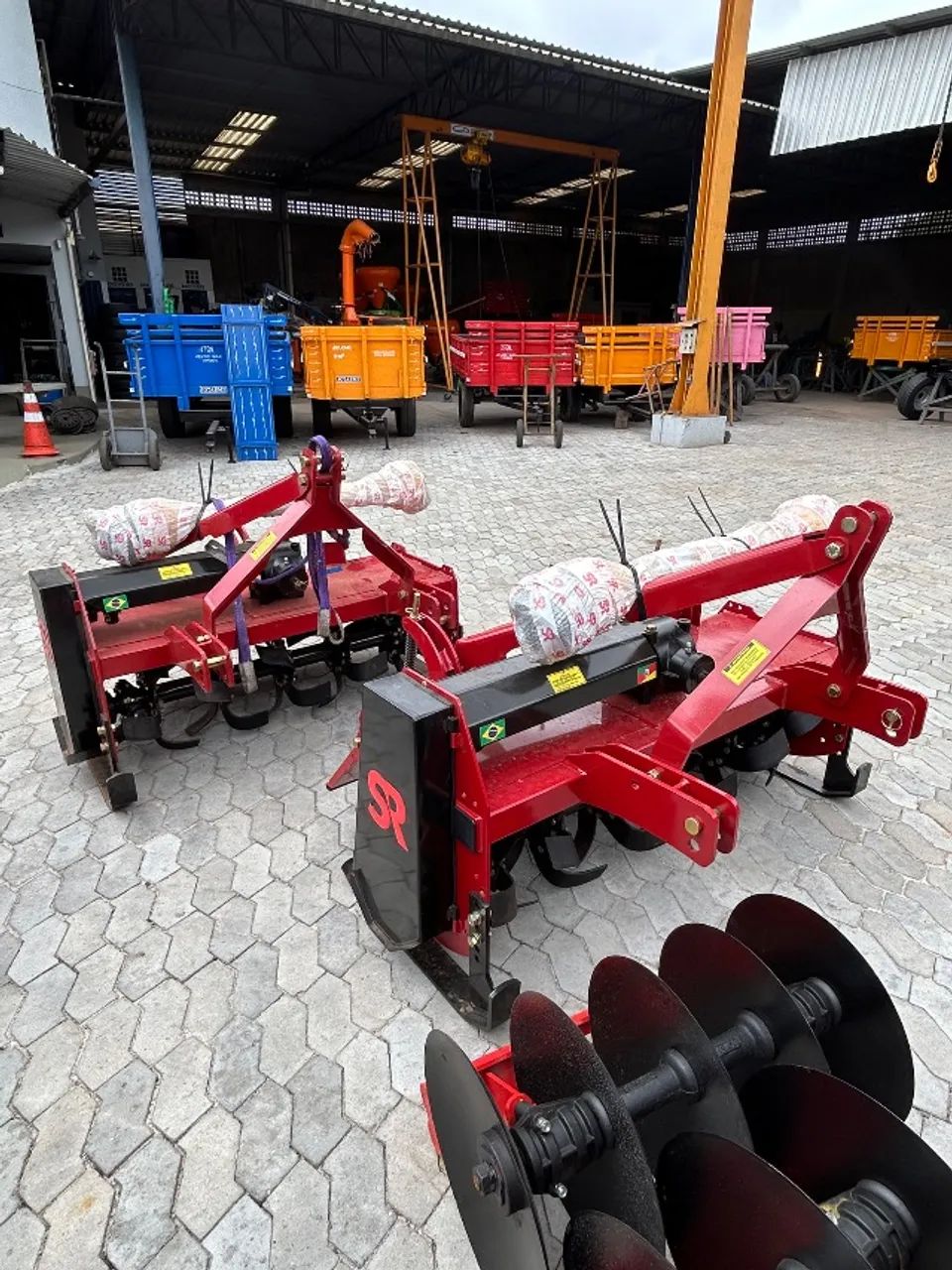 Enxadas rotativas SR - Trator