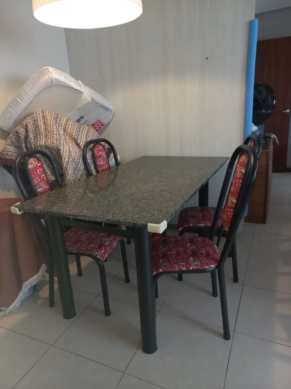 Mesa com cadeiras  - Foto 5