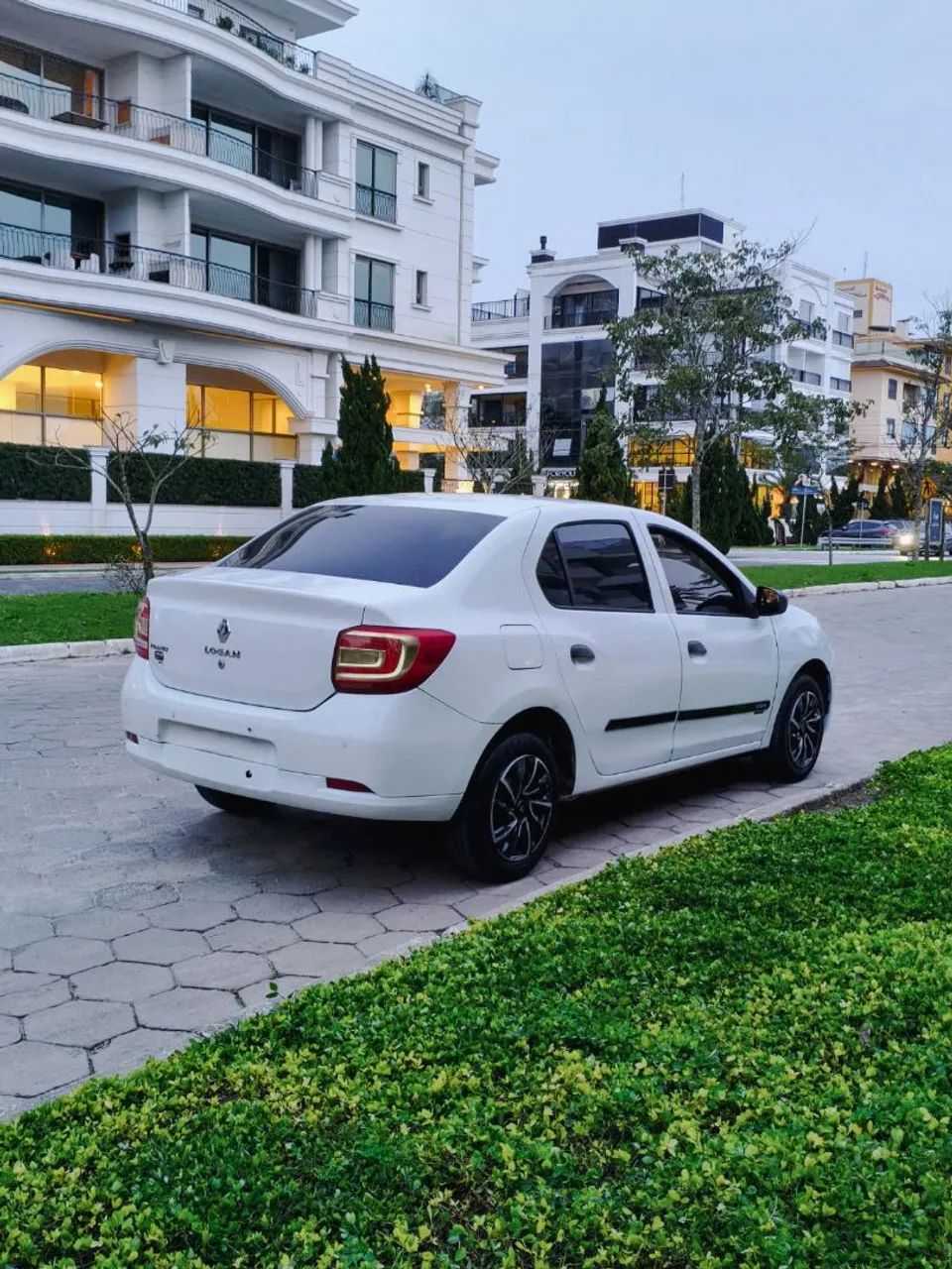 Renault Logan Authentique Flex 1.0 12V 4P 2018 - Foto 2