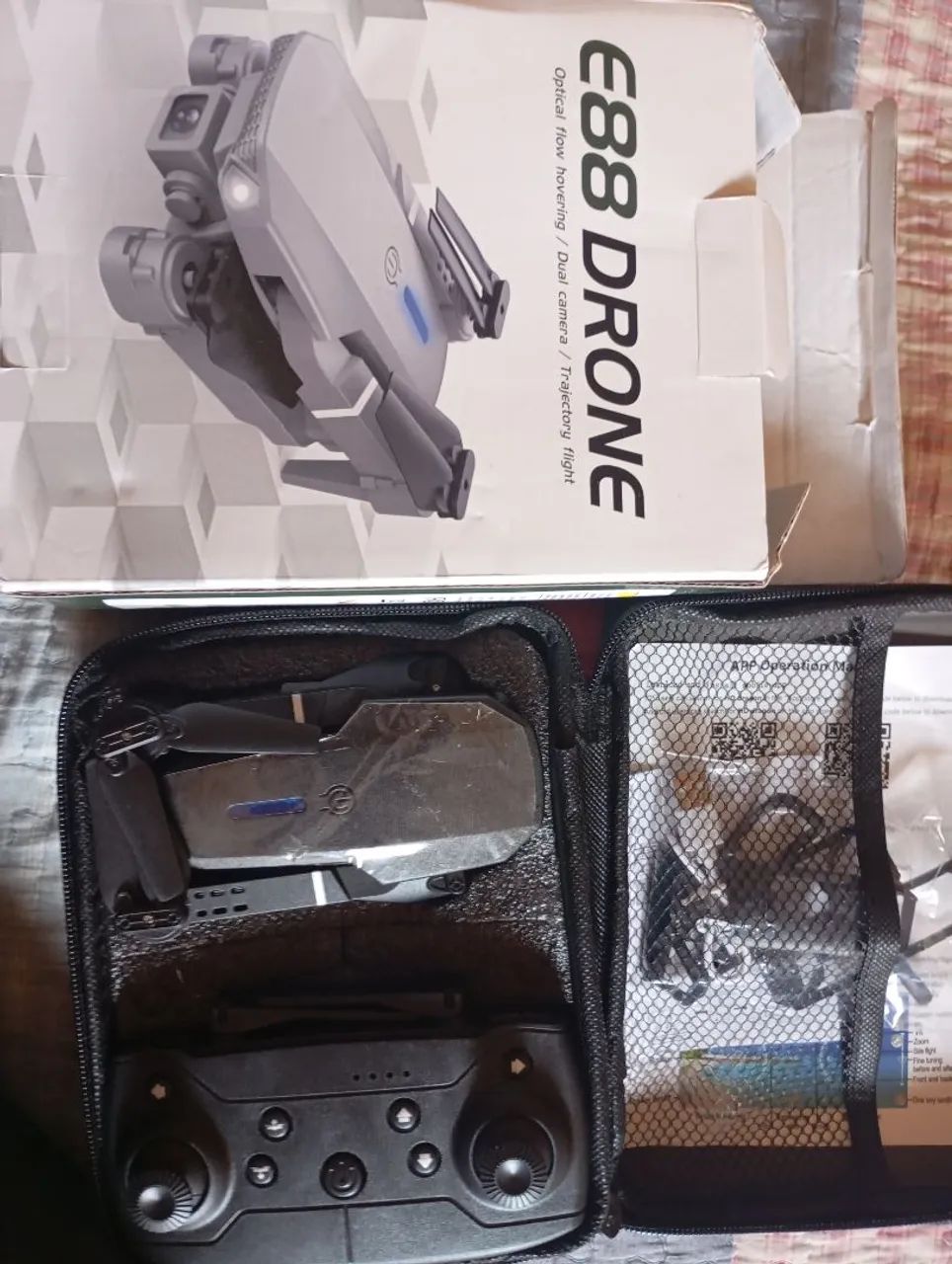 Vendo drone E88 completo.