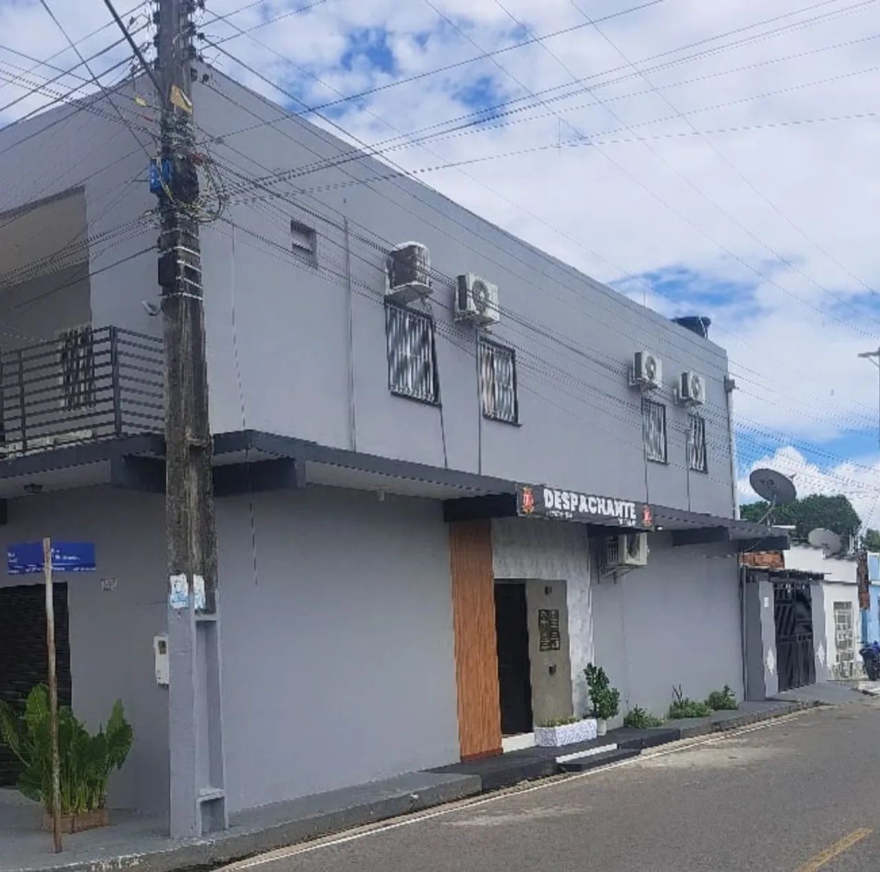 Casa com Ponto Comercial de Esquina  - Foto 2