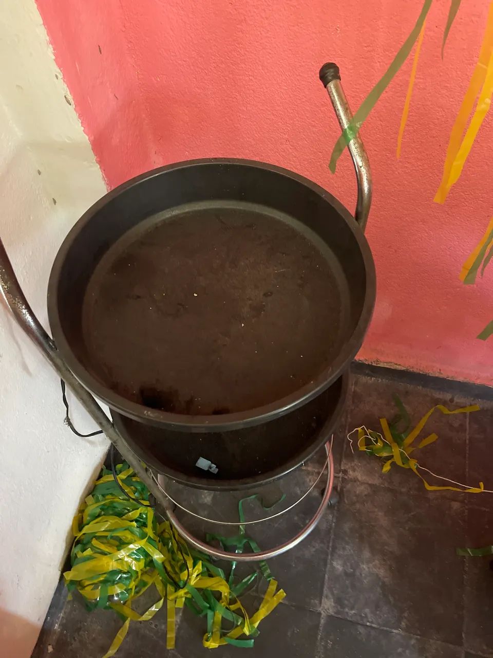 Cadeira de salão e um carrinho auxiliar  - Foto 3