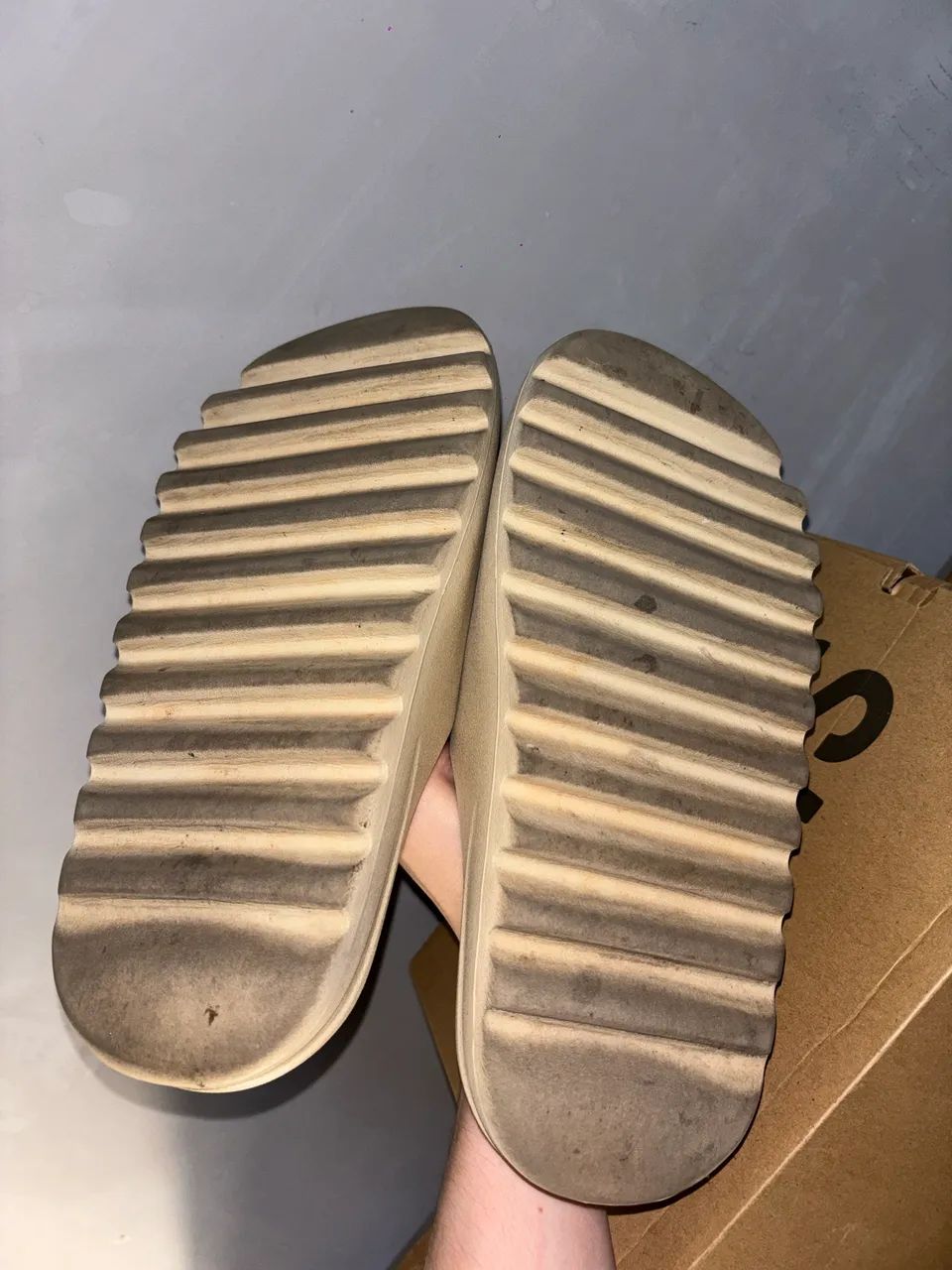 Chinelo Adidas Yeezy Slide Bone - Foto 4
