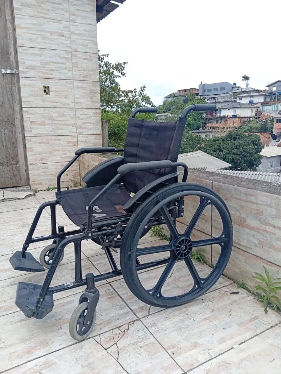 Vendo cadeira de rodas  - Foto 4