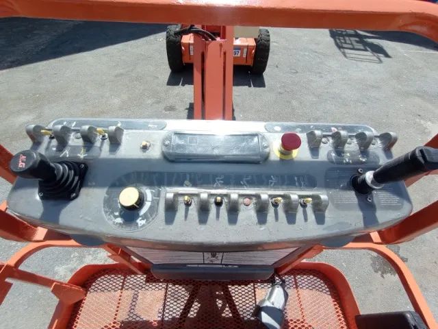 Plataforma elevatória JLG E450AJ - Foto 3