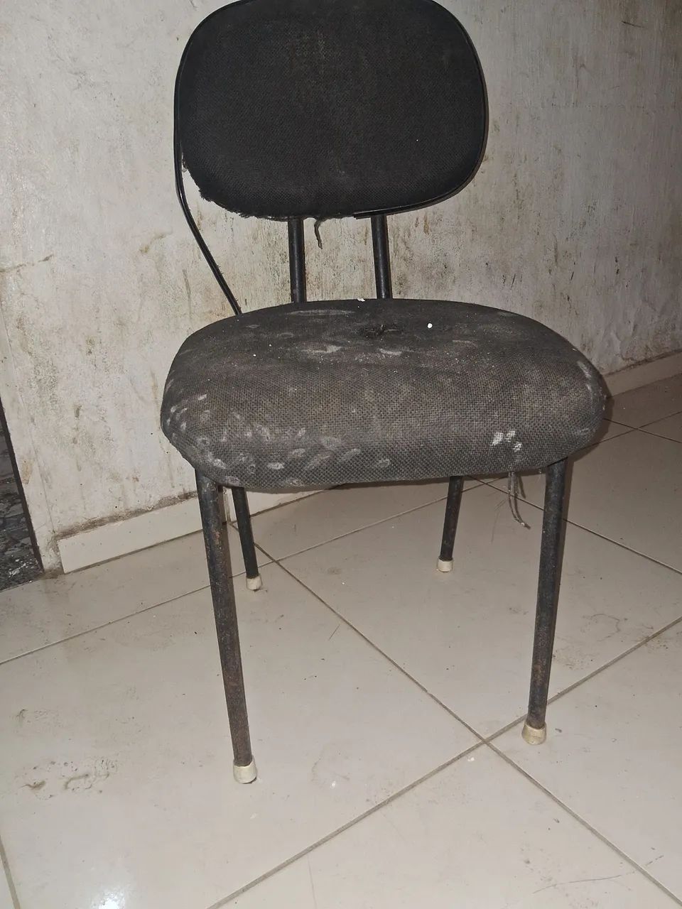 Cadeira pra serviços ou outra utilidades - Foto 2