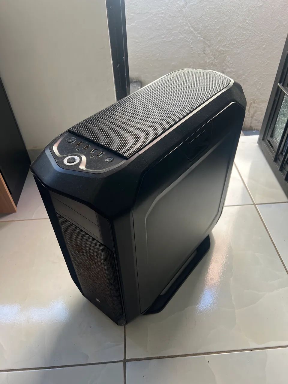 Gabinete Corsair High Tower - Torre Grande