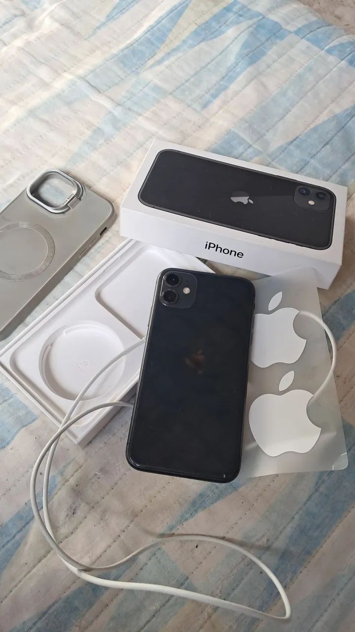 Iphone 11 128Gb com caixa carregador e adersivo!